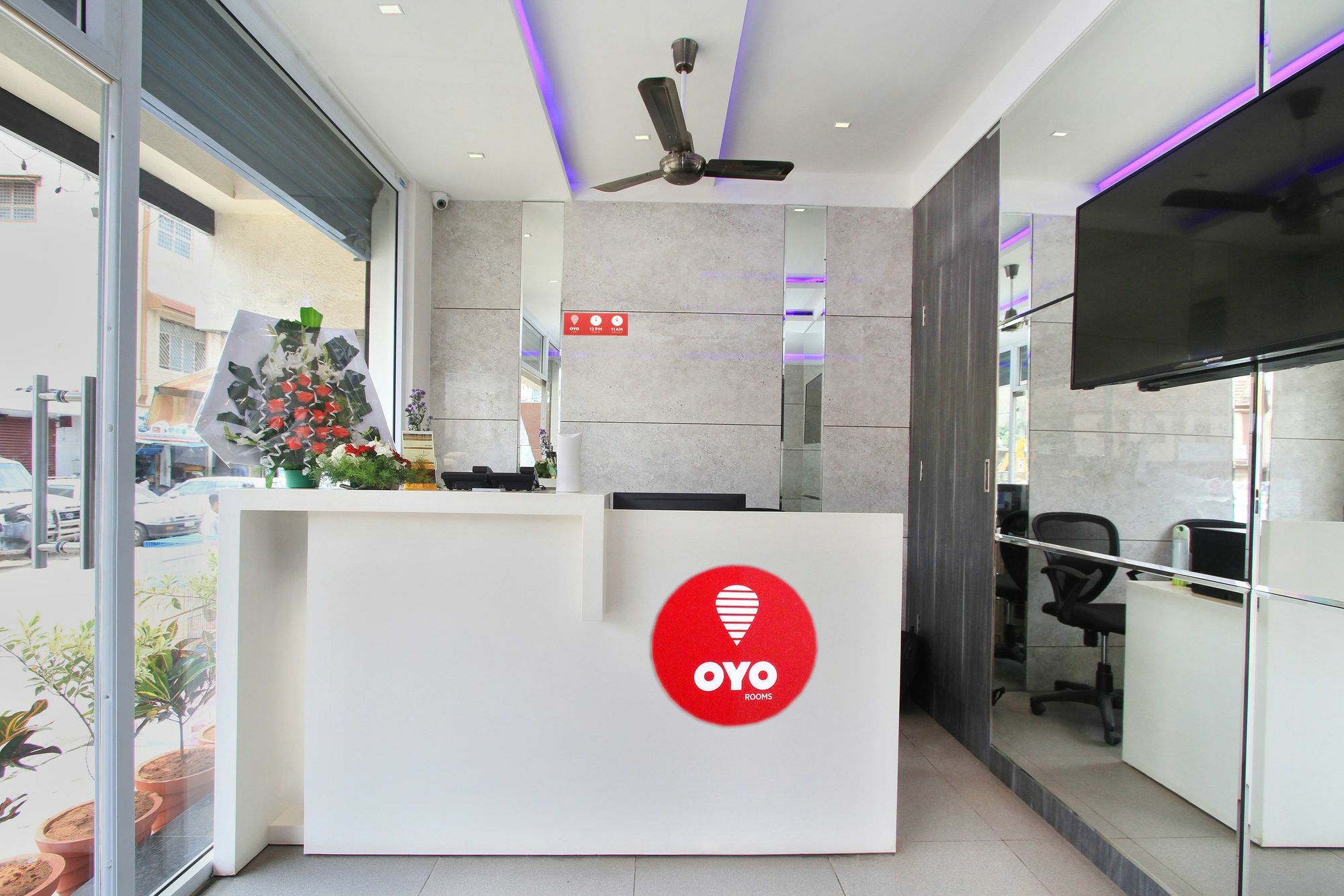 Oyo 9605金色酒店 班加罗尔 外观 照片